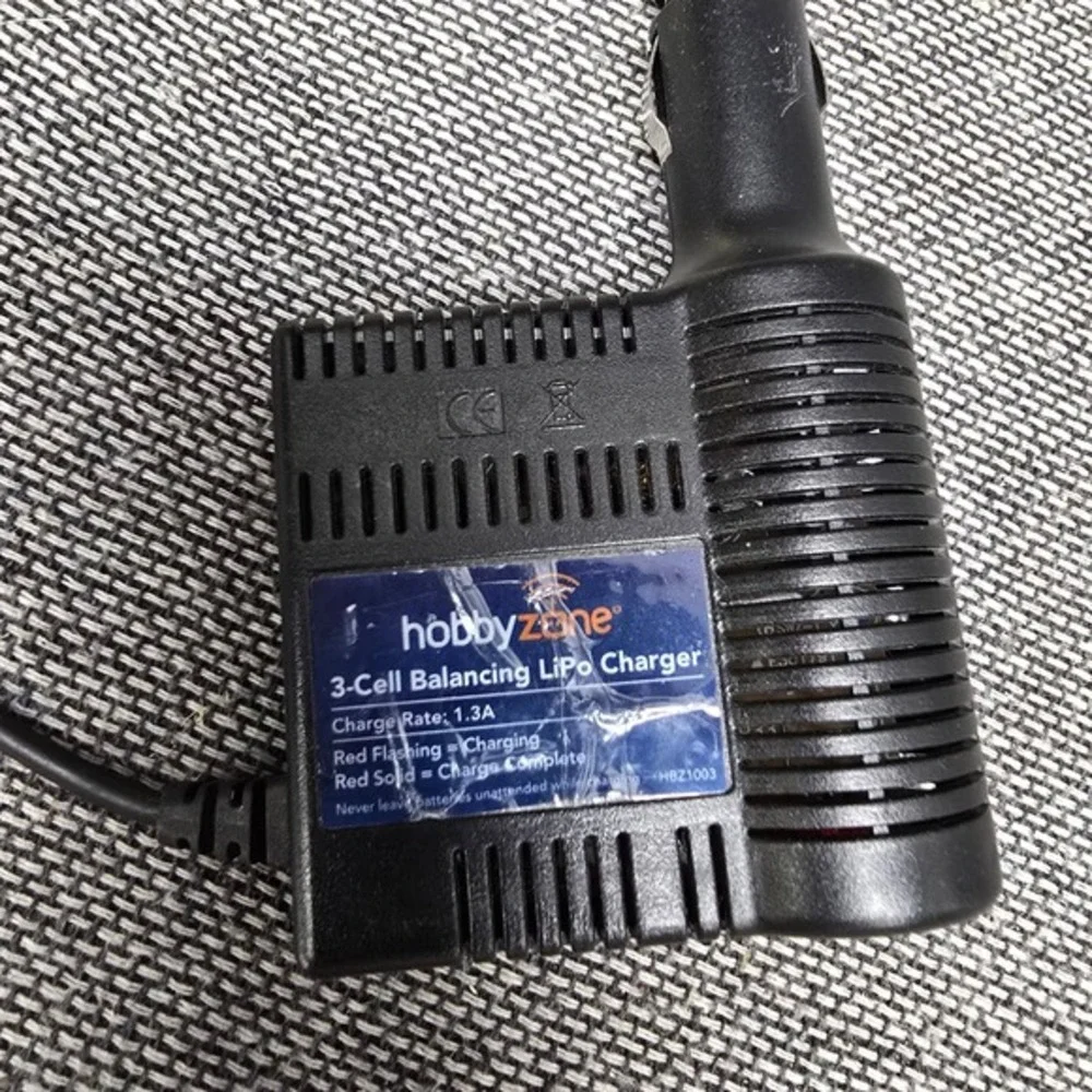 HobbyZone LiPo Charger HBZ1003 3-Cell Balancing 1.3A DC Car Plug‎ Black Good